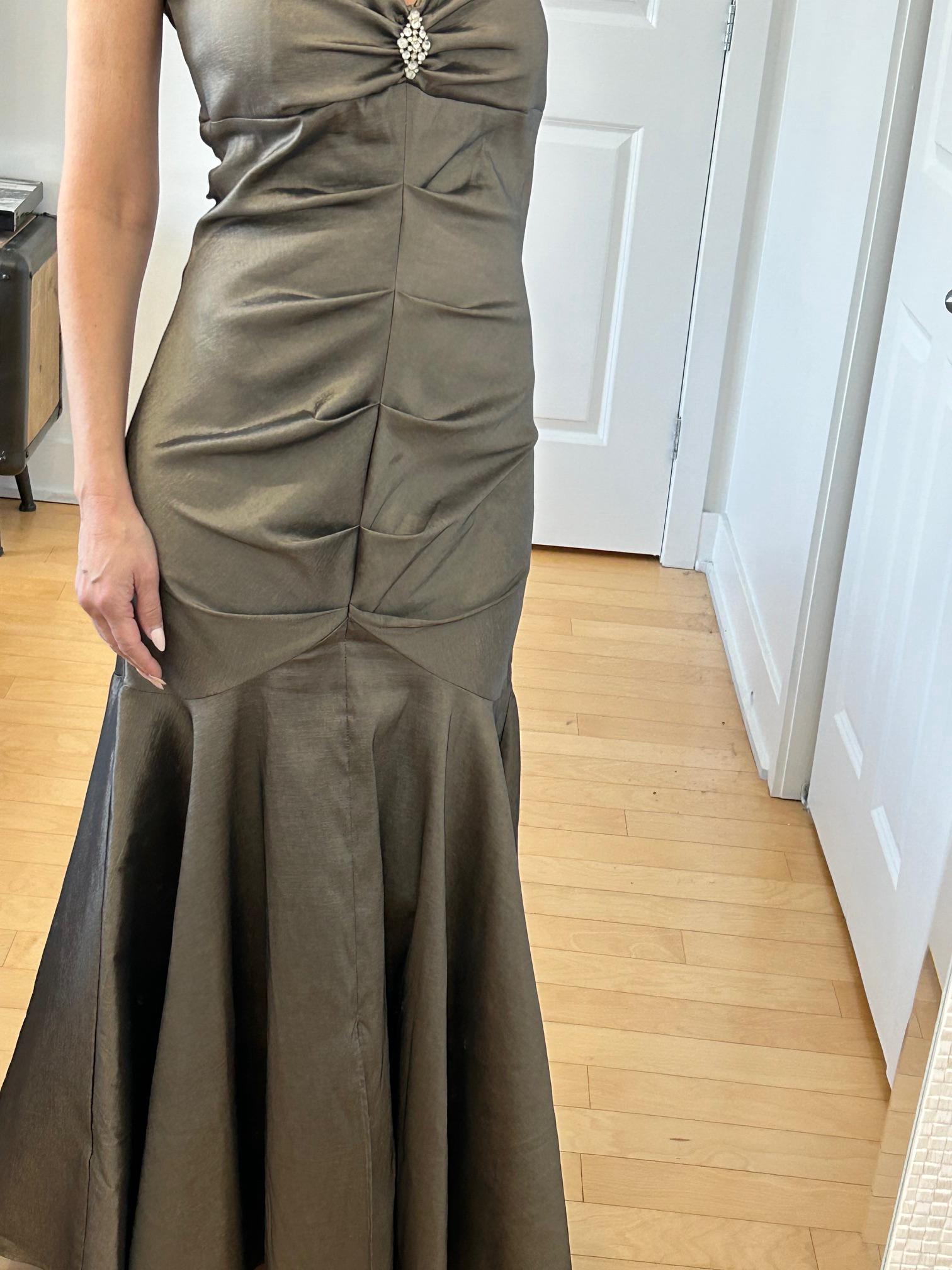 Vintage Velvet Mermaid Gown with Sweetheart Neckline, Sparkling Embellishments