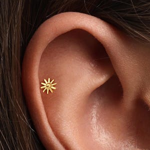 20G/18G/16G Sun flower Push Pin Labret •  Threadless Flat Back Earring • Tragus Stud • Flat Back Stud • Helix Stud • Cartilage Stud
