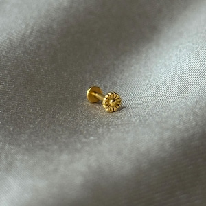 20G/18G/16G Flower Push Pin Labret • Threadless Flat Back Earring • Tragus Stud • Flat Back Stud • Helix Stud • Cartilage Stud image 6