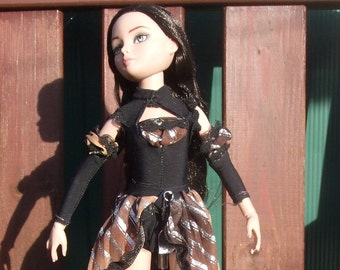 Lady M - a steampunk sewing pattern for Ellowyne and similar sized dolls