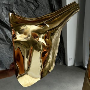 Top corsetto di lusso in oro - Bustino armatura femminile fatto a mano per abbigliamento da palcoscenico, top con corpo scultoreo, pettorina da donna, corsetto metallico alla moda