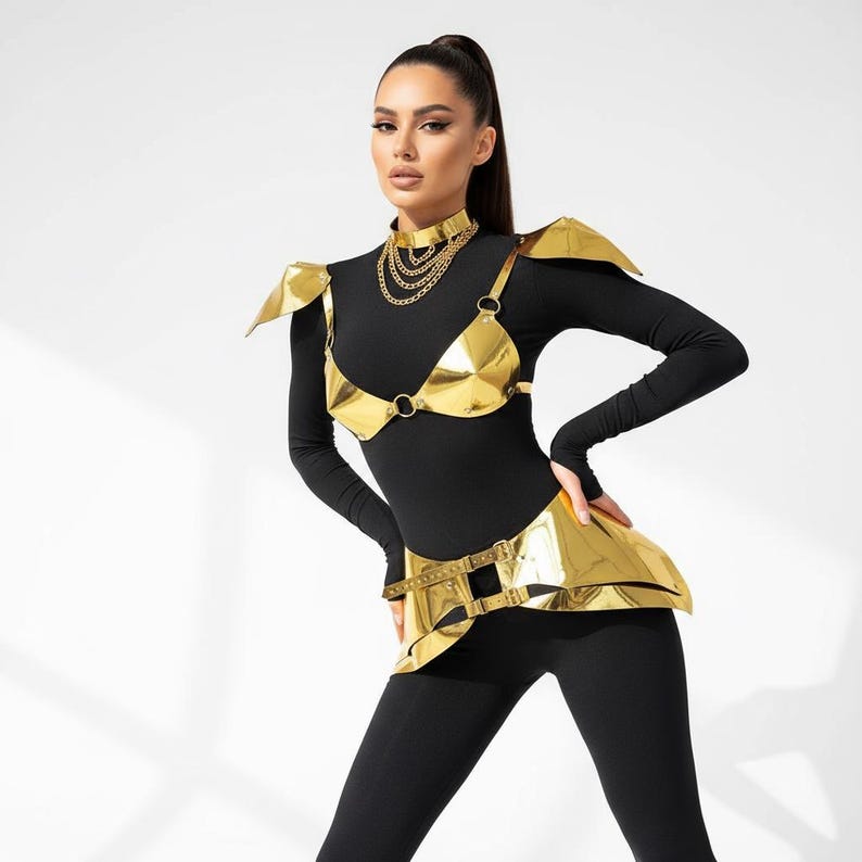Set di costumi in pelle dorata - Lingerie futuristica per festival, abito metallico da palco, abbigliamento da rave per Burning Man, abbigliamento cosplay cosmico da donna immagine 6