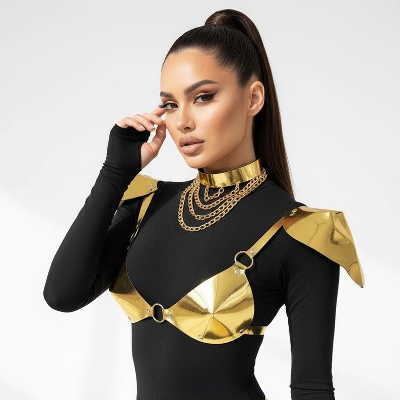 Set di costumi in pelle dorata - Lingerie futuristica per festival, abito metallico da palco, abbigliamento da rave per Burning Man, abbigliamento cosplay cosmico da donna immagine 7