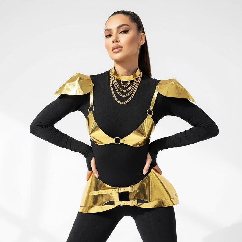 Set di costumi in pelle dorata - Lingerie futuristica per festival, abito metallico da palco, abbigliamento da rave per Burning Man, abbigliamento cosplay cosmico da donna immagine 4