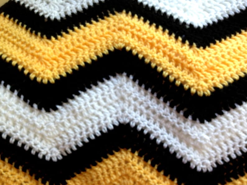 new chevron zig zag baby blanket afghan wrap crochet knit ripple stripes VANNA WHITE yarn bumblebee bee yellow black photo prop handmade USA