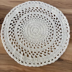 Scalloped Edge Crochet Placemat Pattern, Crochet Round Placemat Pattern, Doily Table Mat Tutorial, Lace Inspired Placemat PDF for Beginners