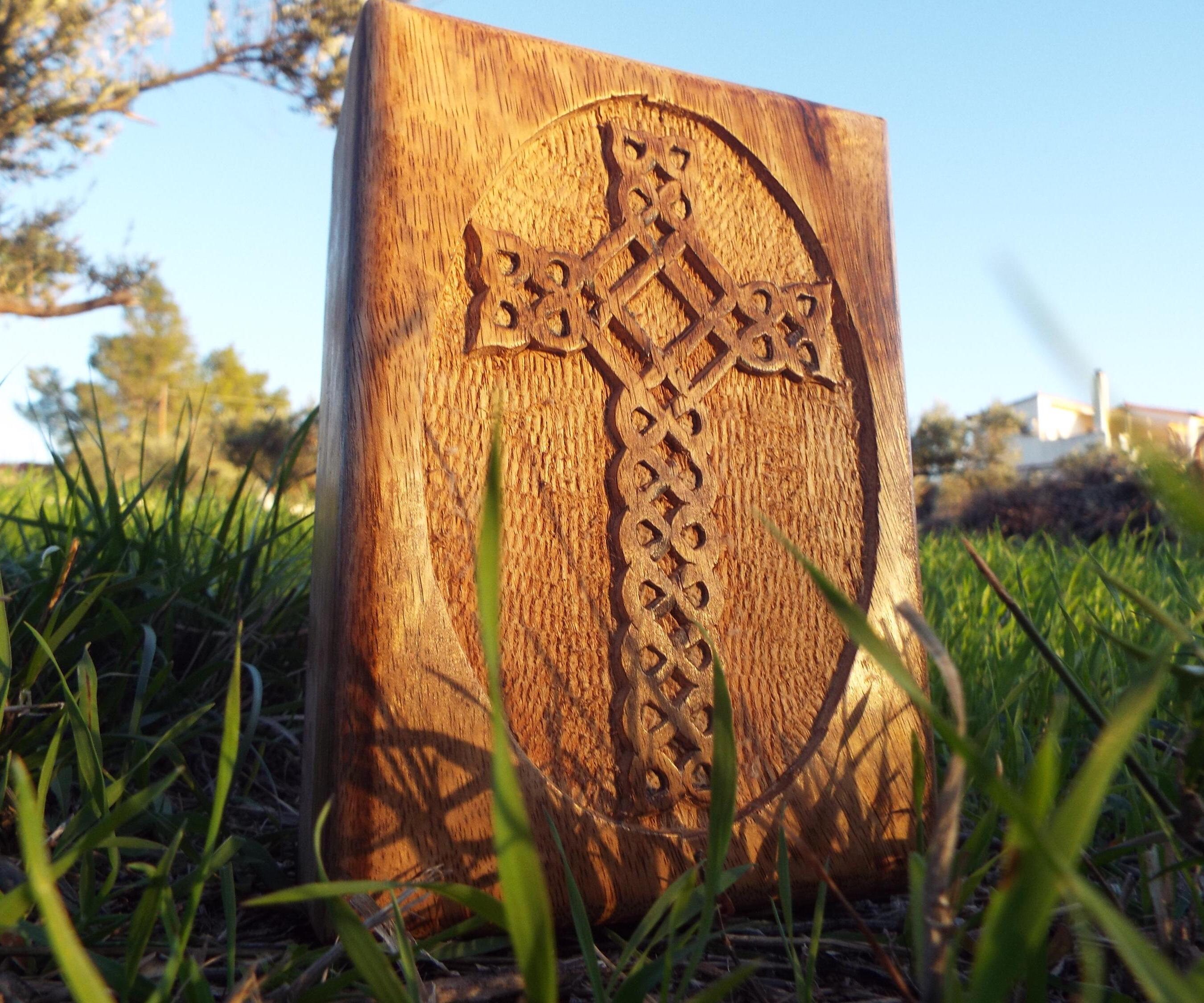 Handmade Mango Wood Celtic Cross Box: Eco-Friendly Jewelry Trinket