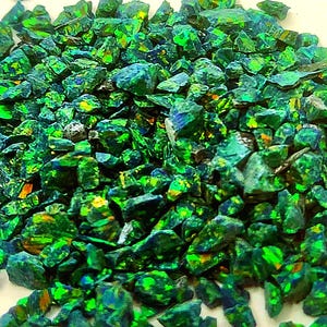 Crushed Opal, Emerald Green, (1 gram)