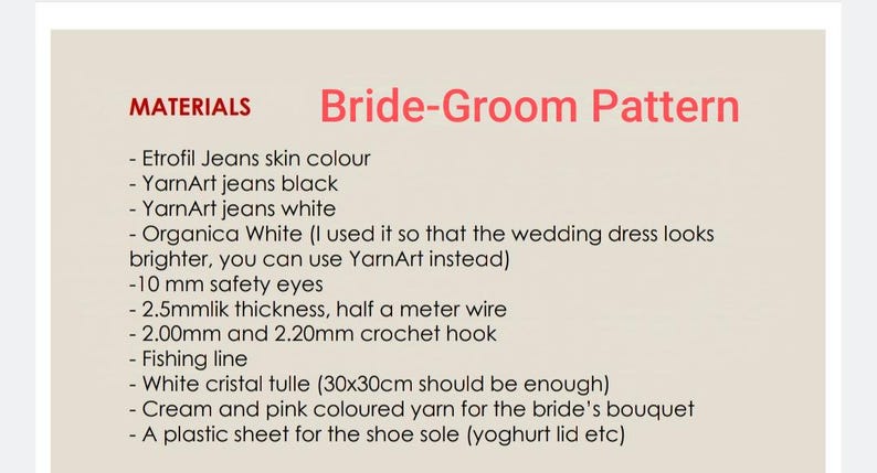 Peut inclure: Liste des mat&eacute;riaux n&eacute;cessaires pour cr&eacute;er un patron de mari&eacute;e et de mari&eacute;. Les mat&eacute;riaux comprennent des jeans de diff&eacute;rentes couleurs, des yeux de s&eacute;curit&eacute;, du fil, des crochets &agrave; crochet, de la ligne de p&ecirc;che, de la tulle, de la laine et une feuille de plastique.