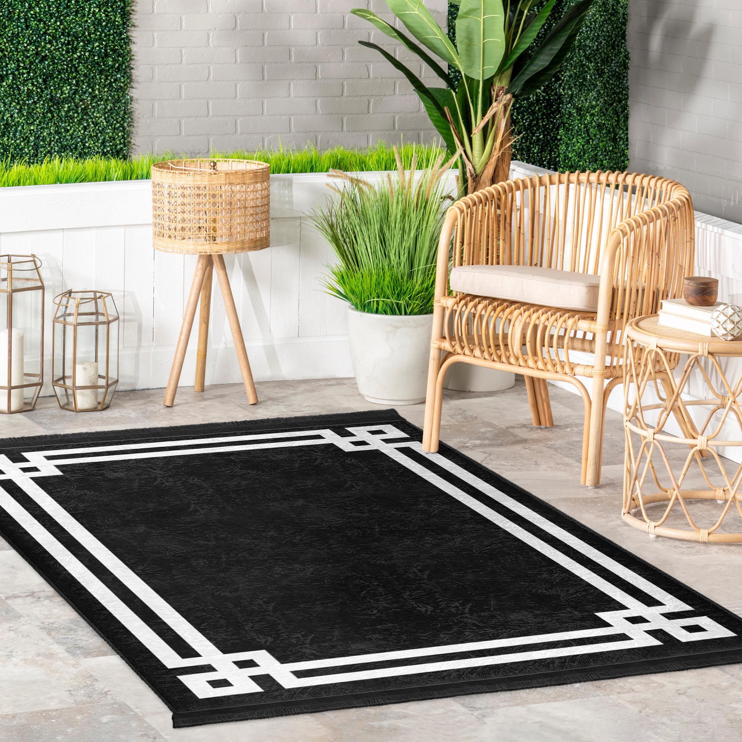Black Geometric Framed Area Rug - White Bordered Accent Mat