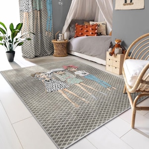 Trendy meisjespatroon vloerkleed - leuke cartoon vrienden - grijs vloerkleed - moderne slaapkamerinrichting - speels accenttapijt - stijlvolle kinderkamermat