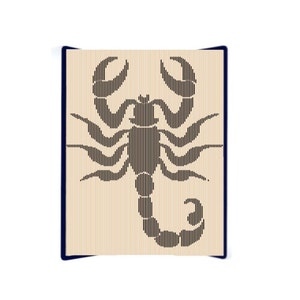 Op de afbeelding: Een zwart silhouet van een schorpioen op een beige achtergrond. De schorpioen is gemaakt van dunne lijnen en staat rechtop met zijn staart omhoog gekruld.