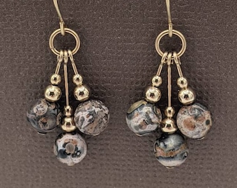 Pendientes colgantes de jaspe leopardo con baño de oro