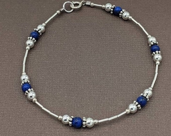 Pulsera o tobillera de lapislázuli en plata de ley, piedra natal tradicional de diciembre