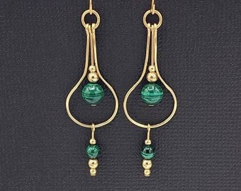 Vergoldete Malachit-Ohrringe, handgefertigte Ohrringe, Schmuck aus Grün und Gold