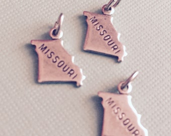 Missouri State Charm Pendant with Loop, Antique Silver, Great for Charm Bracelets, Necklaces, Earrings