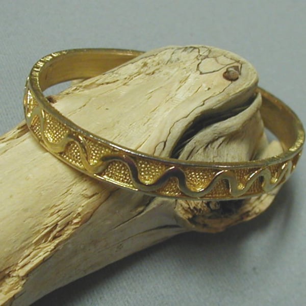 Crown Trifari Gold Tone Bangle Bracelet