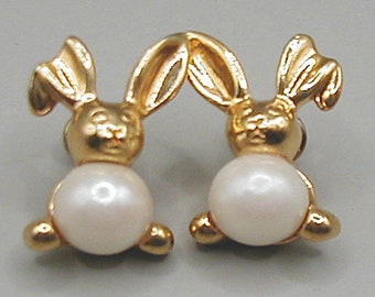 Vintage Avon Bunny Rabbit Post Earrings