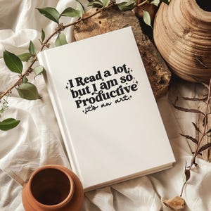 Swiftie-dagboek | Ik lees veel, maar ik ben zo productief dat het een kunst is | Motiverend hardcover dagboek | Swifties die graag lezen