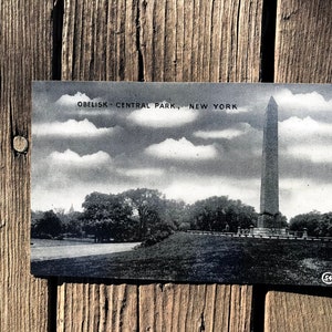 Cartolina inutilizzata vintage - Obelisco - Central Park, New York - Made in USA by Manhattan Card Pub.