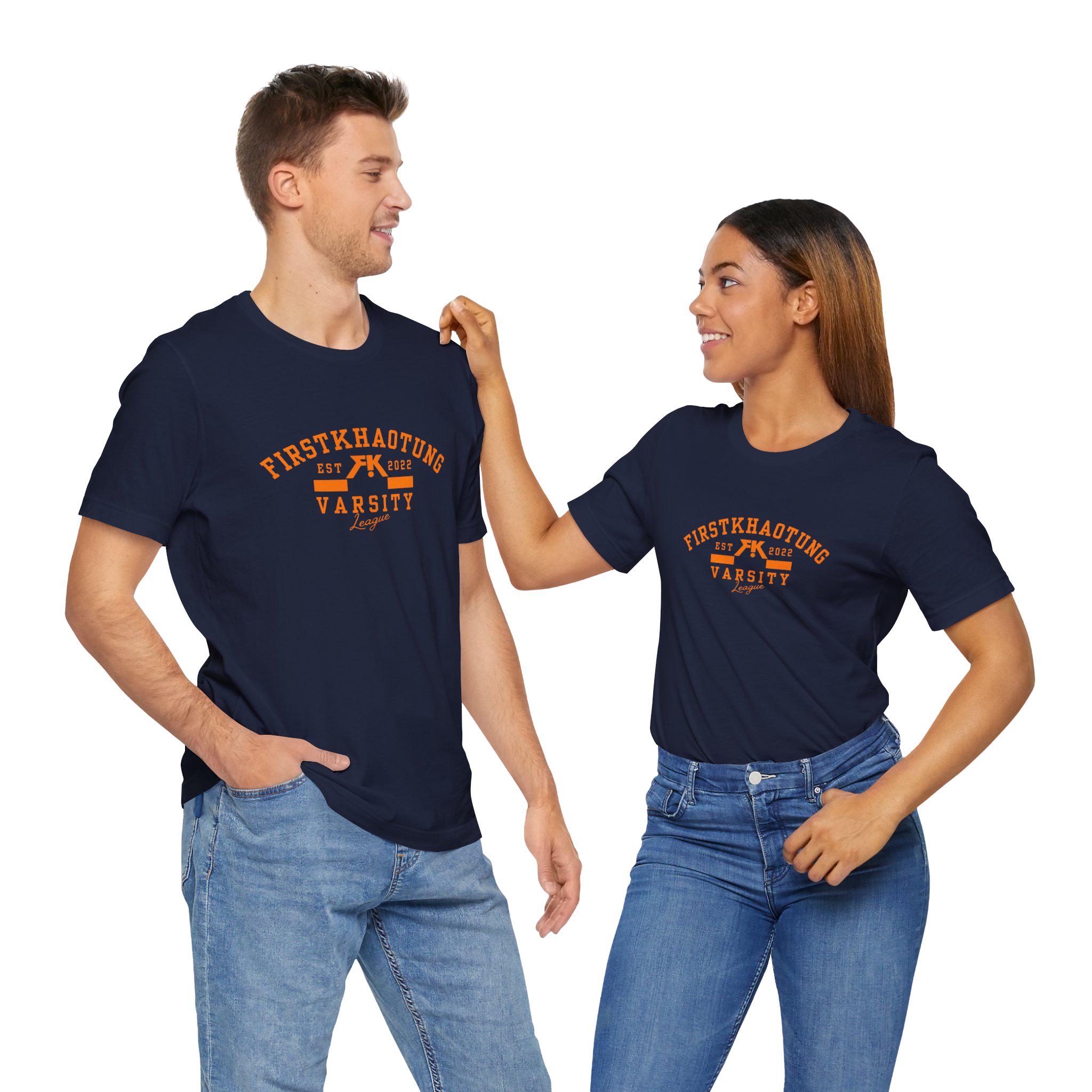 FirstKhaotung Tシャツ Firstkhaotung Logo Varsity Style Unisex Tee, Short Sleeve