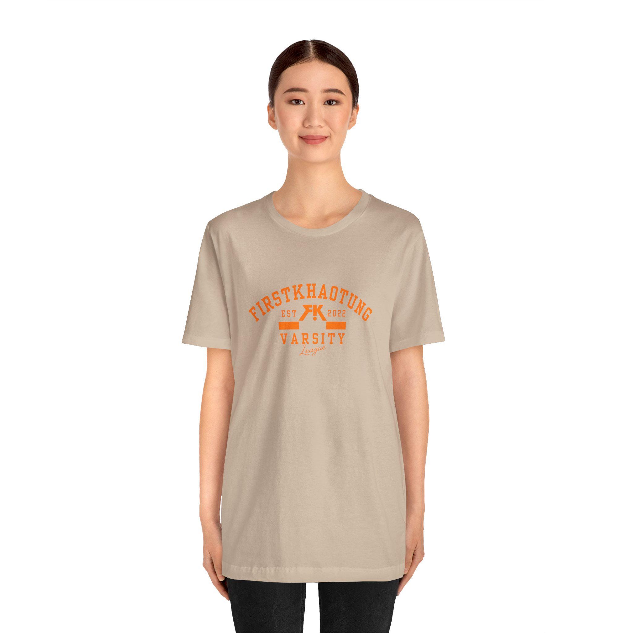 FirstKhaotung Tシャツ Firstkhaotung Logo Varsity Style Unisex Tee, Short Sleeve