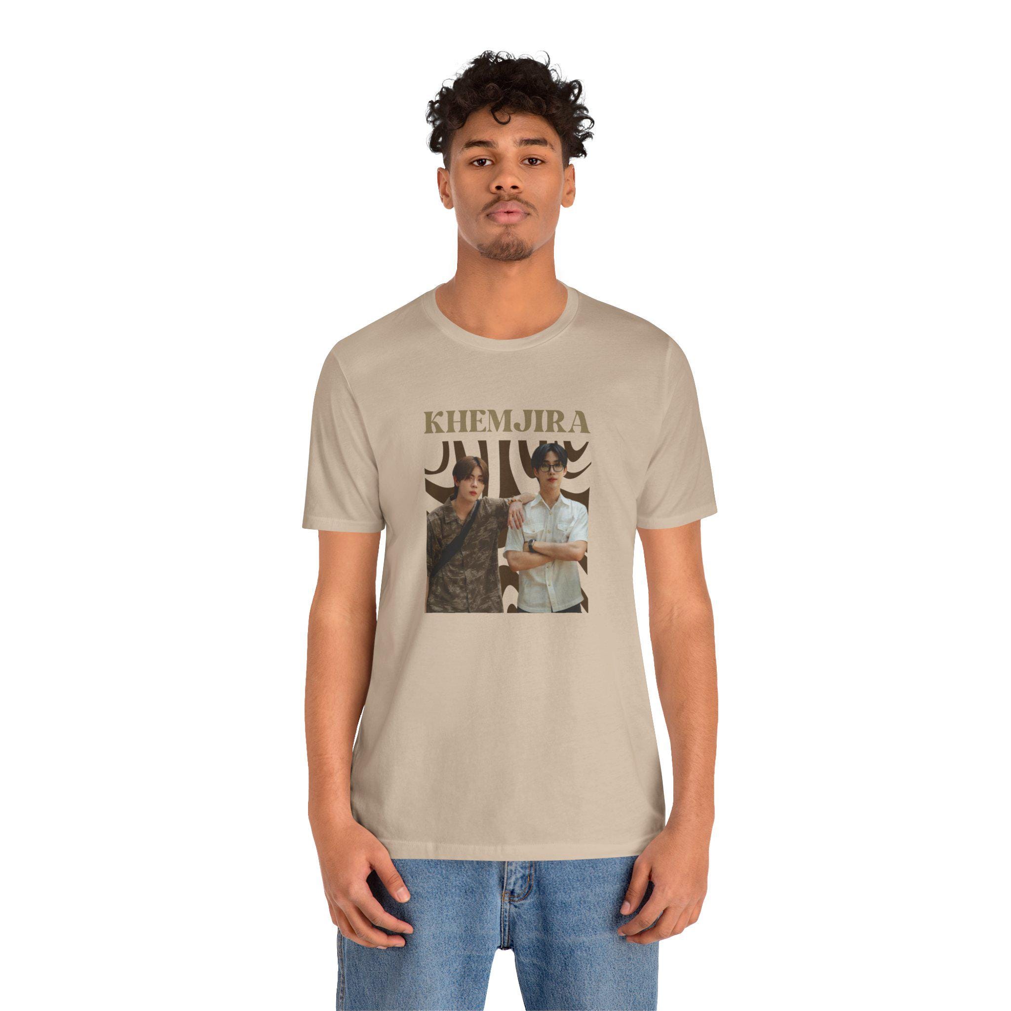 Khemjiraシリーズ（ChanJet版）レトロスタイルユニセックスTシャツ