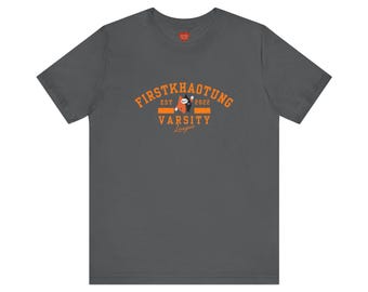 firstkhaotung Tシャツ YUZUMUMU Firstkhaotung Yuzu Mumu Varsity Style Unisex Tee, Short