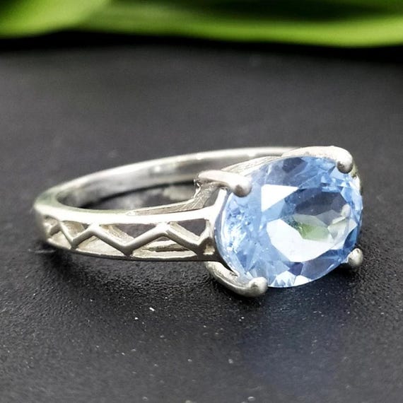 Anello di fidanzamento con solitario in oro bianco 14 carati