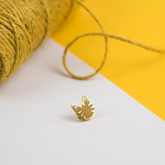 Brown Tabby Cat Enamel Pin: Gold Cat Lover Gift