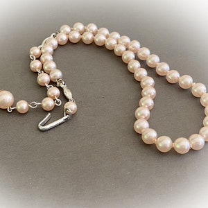 Vintage Faux Pearl Choker Necklace. Something Old. Classic Bridal Jewelry image 2