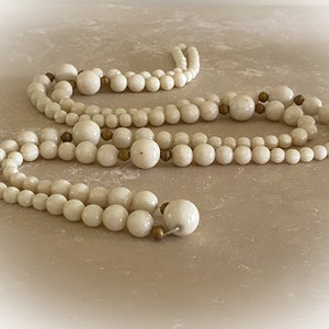 Vintage Rope Length Art Deco Necklace. Extra Long 52 Inches. White and Gold Beads image 5