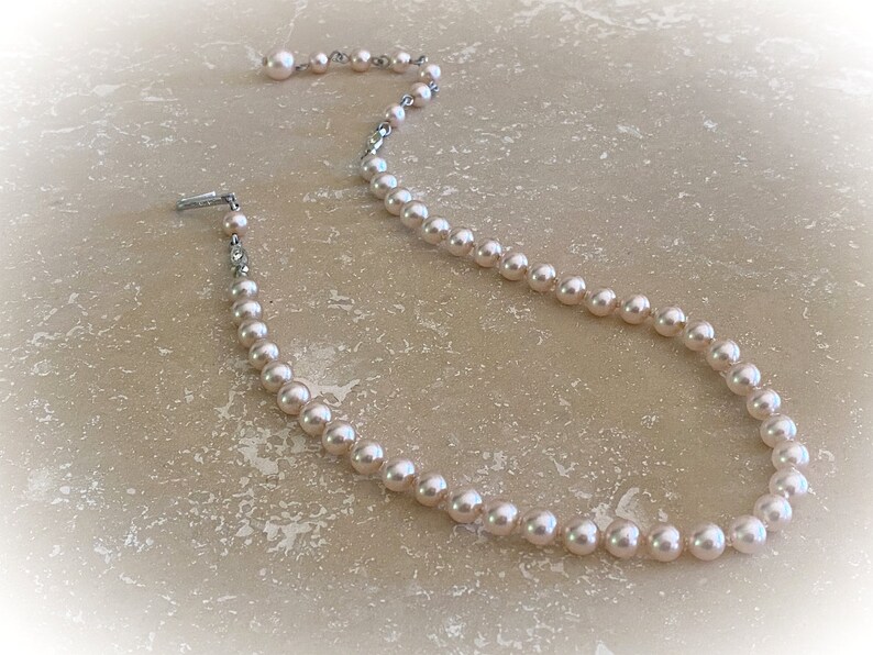 Vintage Faux Pearl Choker Necklace. Something Old. Classic Bridal Jewelry image 5