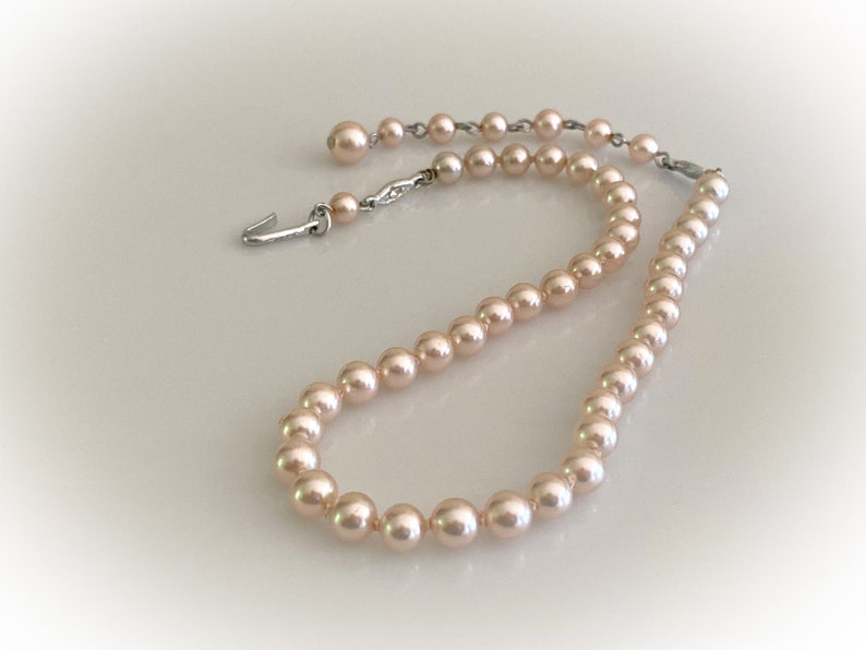 Vintage Faux Pearl Choker Necklace. Something Old. Classic Bridal Jewelry image 4