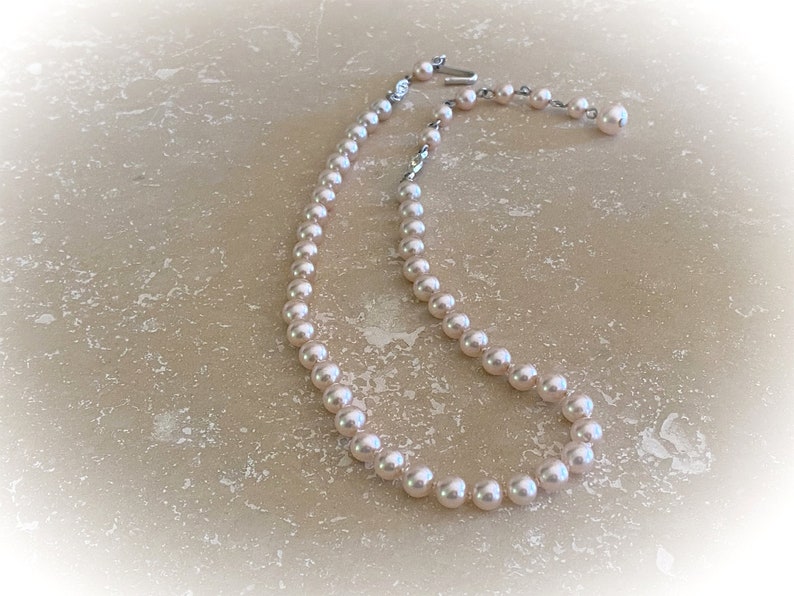 Vintage Faux Pearl Choker Necklace. Something Old. Classic Bridal Jewelry image 8