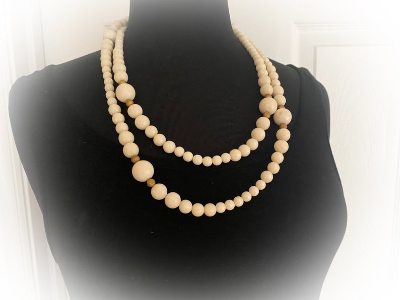 Vintage Rope Length Art Deco Necklace. Extra Long 52 Inches. White and Gold Beads image 4