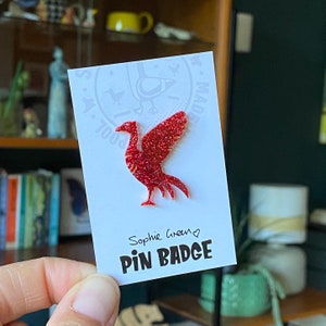 Liverpool Liverbird glitter pin-badge rood