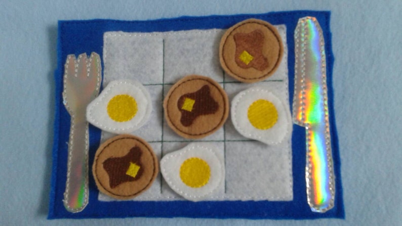 Pancake breakfast tic tac toe Party Favor pancake slumber party Board and Pieces Classic Game Quiet Toy Bild 2
