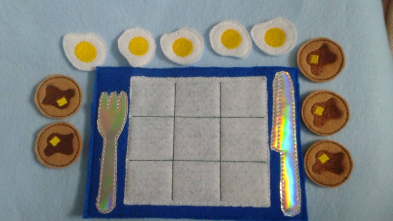 Pancake breakfast tic tac toe Party Favor pancake slumber party Board and Pieces Classic Game Quiet Toy Bild 1