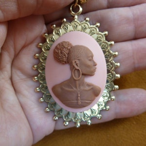 RARE African American Lady Woman pink + milk chocolate brown CAMEO large with ornate trim brass pendant 18&quot; necklace jewelry (CA20-126)