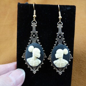 RARE African American LADY black + white CAMEO filigree brass dangle Earrings jewelry (CAE2-3)