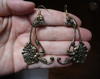 Hibiscus flower earrings Victorian repro brass earring pair dangle EE-770-4