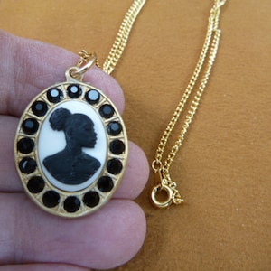 RARE African American Lady Woman black + white CAMEO small rhinestone trimmed brass pendant 18&quot; necklace jewelry (CA30-165)
