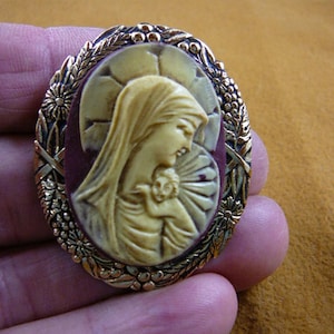 MADONNA Mary Jesus CAMEO burgundy off white Pin Pendant Jewelry Christian brooch necklace repro Brass CM4-27