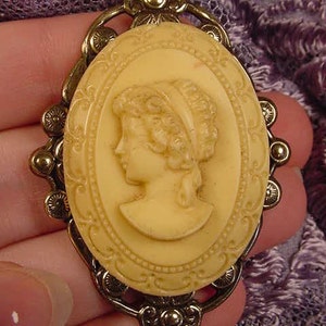 3-D Classic Lady with headband Cameo brass pin pendant brooch cm50-5