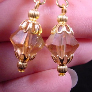 Iridescent Clear white Austrian crystal faceted dangle gold tone hook wire earrings EE500-8