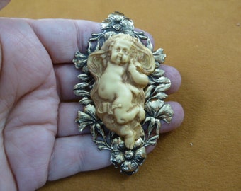 Baby cherub angel little infant with lovey blanket Cameo brass pin pendant brooch CL65-12