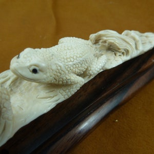Japanese Meiji Period Box Wood Carving of a Frog with Baby Frogs - Naga Antiques