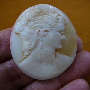 large loose Lady curls hairup facing left round CAMEO carved Italian peach Helmet sea shell unmounted for craft supply jewelry c1470-19