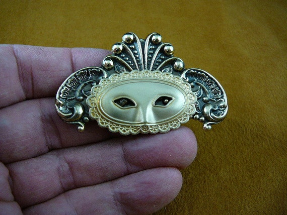 Mardi Gras Face Theater Play Eye Costume Mask Feather Design Victorian  Repro Brass Pin Pendant B-MASK-36 